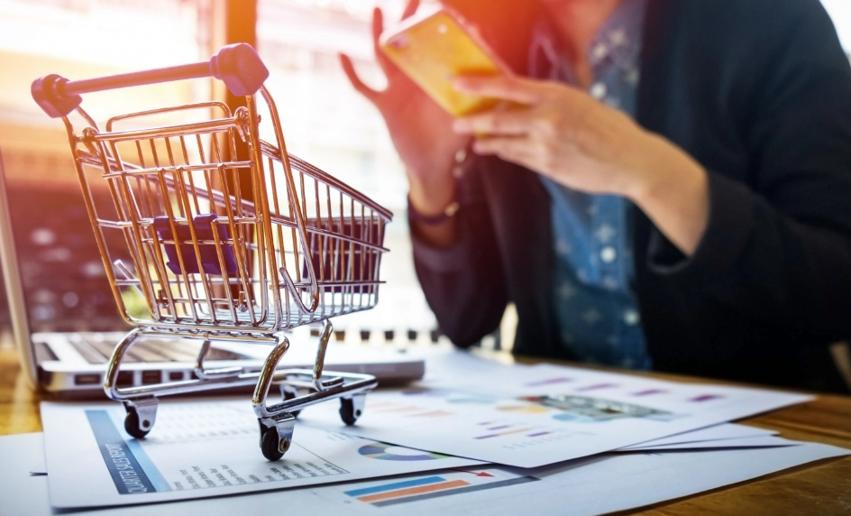 Retail & E-commerce
